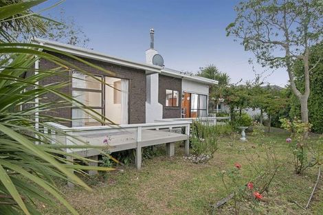 Photo of property in 21 Ranui Station Road, Ranui, Auckland, 0612