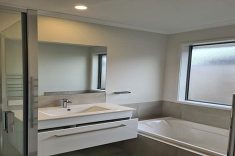 Photo of property in 17 Komata Crescent, Papamoa Beach, Papamoa, 3118