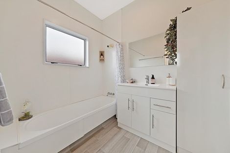 Photo of property in 199 Estuary Road, South New Brighton, Christchurch, 8062