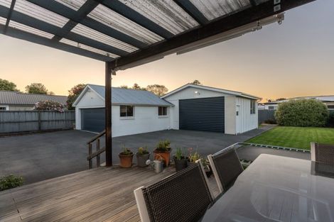 Photo of property in 106 Aorangi Road, Bryndwr, Christchurch, 8053
