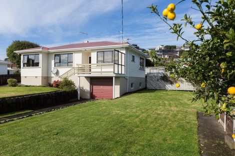 Photo of property in 7 Moulton Street, Moturoa, New Plymouth, 4310