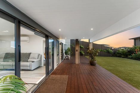 Photo of property in 13 Michael Richard Place, East Tamaki Heights, Auckland, 2016