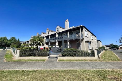 Photo of property in 2 Leneford Drive, East Tamaki, Auckland, 2013