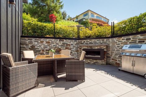 Photo of property in 92 Hensman Road, Queenstown, 9300