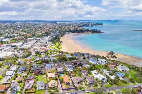 Photo of property in 32 Hyde Road, Rothesay Bay, Auckland, 0630