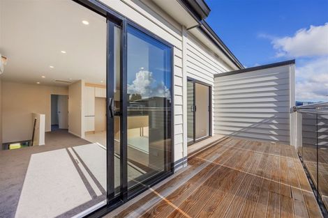 Photo of property in 15 Korokio Lane, Henderson, Auckland, 0612