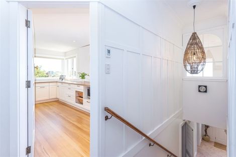 Photo of property in 108 Moncks Spur Road, Redcliffs, Christchurch, 8081