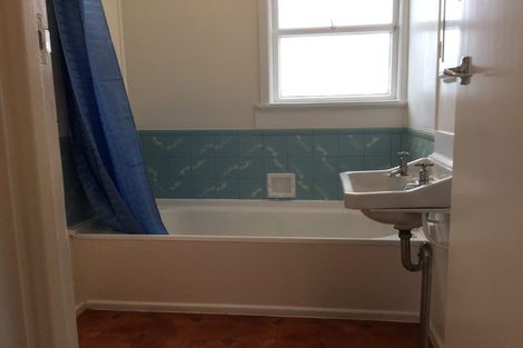 Photo of property in 2/25 Nutsey Avenue, Northcote, Auckland, 0627