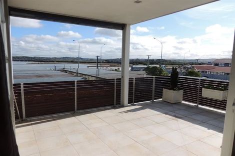 Photo of property in 84b Charles Street, Westshore, Napier, 4110