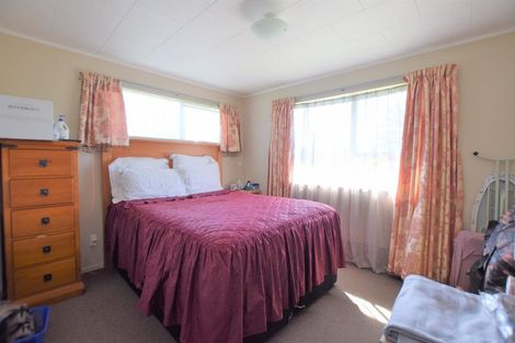 Photo of property in 11 Mile Place, Henderson, Auckland, 0612