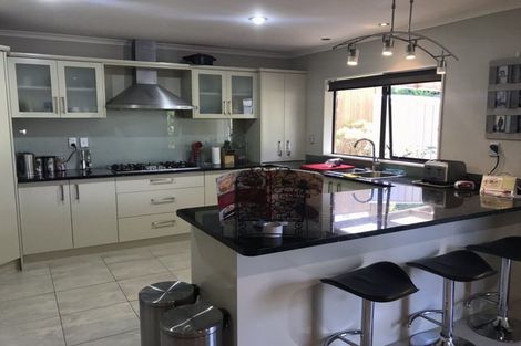 Photo of property in 36 Seresin Crescent, Flat Bush, Auckland, 2016