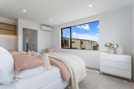 Photo of property in 5 Makumaku Place, Long Bay, Auckland, 0630