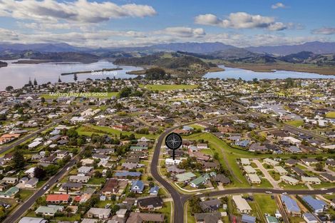 Photo of property in 39 Cholmondeley Crescent, Whitianga, 3510