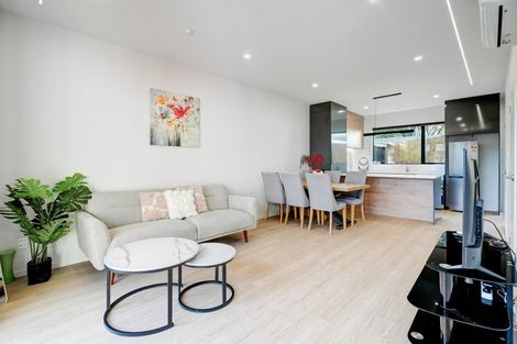 Photo of property in 4/16 Binsted Road, New Lynn, Auckland, 0600