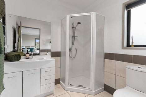 Photo of property in 53 Chesterfield Way, Orewa, 0931