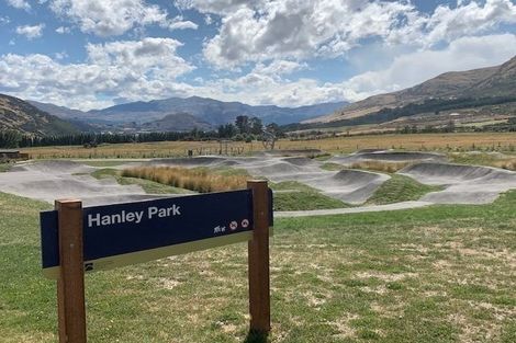 Photo of property in 14 Ward Street, Jacks Point, Queenstown, 9371