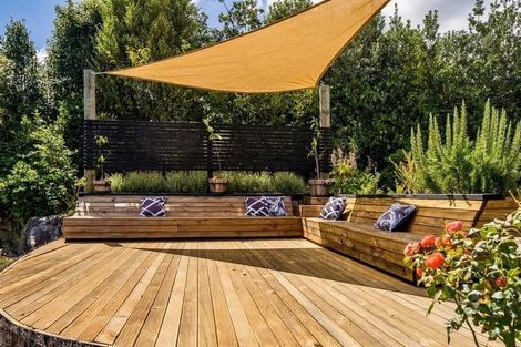 Photo of property in 34 Ranui Terrace, Tawa, Wellington, 5028