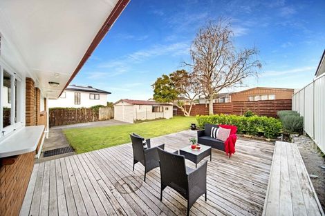 Photo of property in 15 Harford Place, Pakuranga Heights, Auckland, 2010