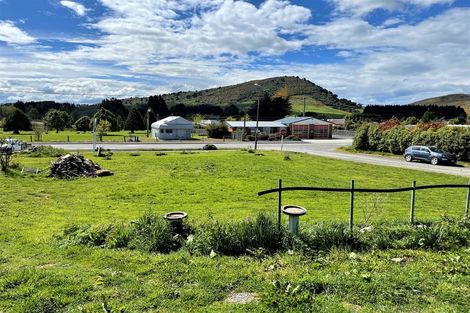 Photo of property in 23 Gorge Road, Clinton, 9534