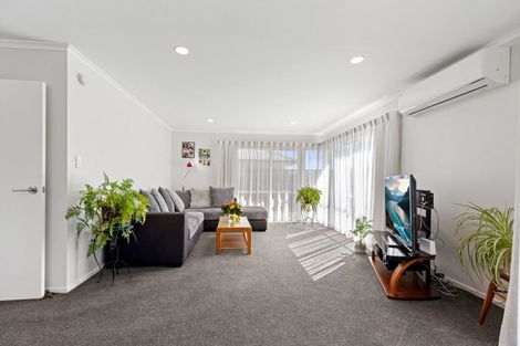 Photo of property in 2/492 Otumoetai Road, Otumoetai, Tauranga, 3110