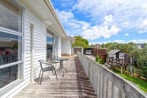 Photo of property in 5 Nor'east Drive, Northcross, Auckland, 0632