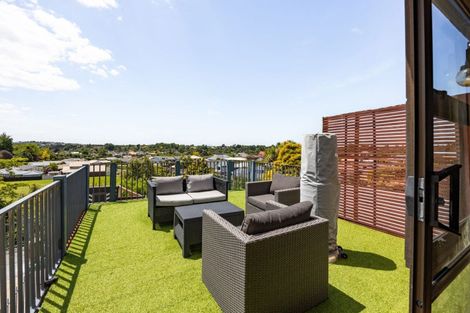 Photo of property in 10 Grassy Downs Place, St Andrews, Hamilton, 3200