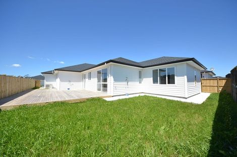 Photo of property in 32 Johns Creek Crescent, Silverdale, 0932