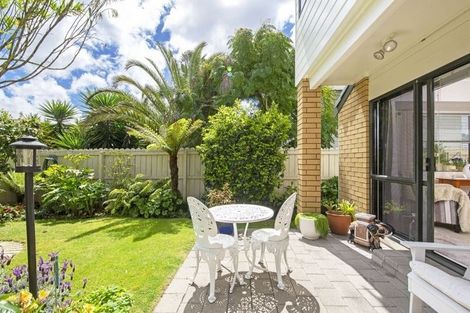 Photo of property in 1/238 Cascades Road, Botany Downs, Auckland, 2010