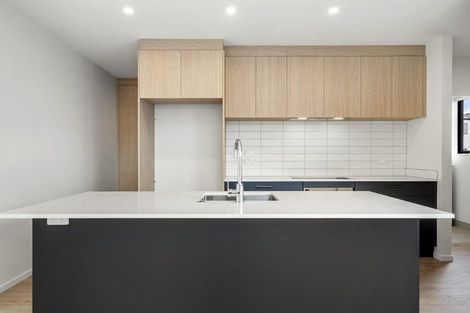 Photo of property in 4 Park Green Avenue, Rosehill, Papakura, 2113