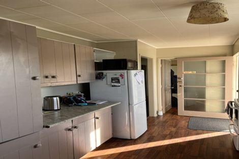 Photo of property in 5 Newland Grove, Henderson, Auckland, 0610