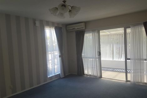 Photo of property in 1/72 Royal Park Drive, Parklands, Christchurch, 8083