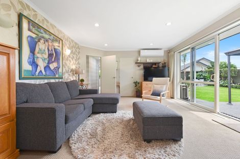 Photo of property in 21 Merlin Close, Huntington, Hamilton, 3210