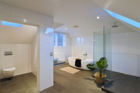 Photo of property in 103 Hackthorne Road, Cashmere, Christchurch, 8022