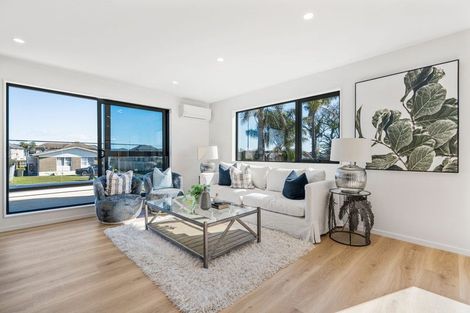 Photo of property in 127a Te Atatu Road, Te Atatu South, Auckland, 0610