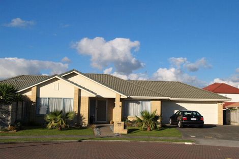 Photo of property in 23 Montecito Place, Golflands, Auckland, 2013