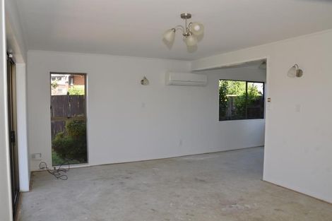 Photo of property in 1/11 Askew Place, Farm Cove, Auckland, 2012