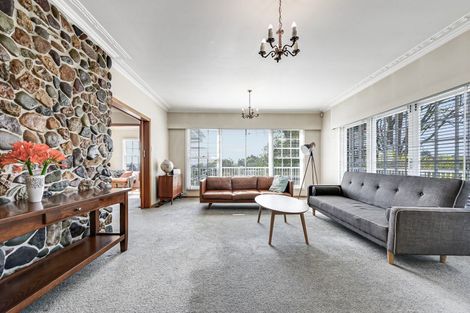 Photo of property in 39 Hillcrest Road, Hillcrest, Hamilton, 3216