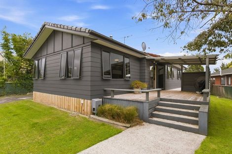 Photo of property in 5 Hurworth Grove, Waikanae, 5036