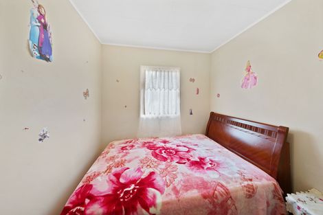 Photo of property in 56 Peverill Crescent, Papatoetoe, Auckland, 2025