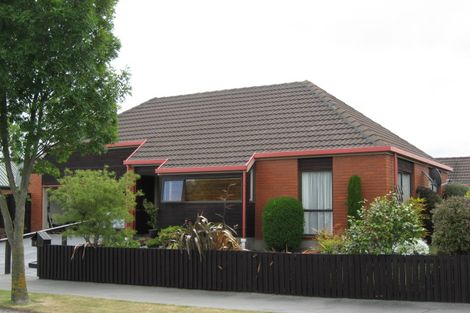 Photo of property in 1/4 Cricklewood Place, Avonhead, Christchurch, 8042