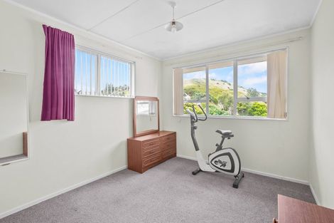 Photo of property in 3 Oawai Place, Marfell, New Plymouth, 4310