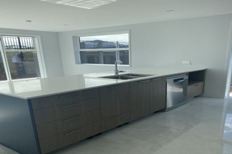 Photo of property in 30 Glenbervie Drive, Glenbervie, 0173