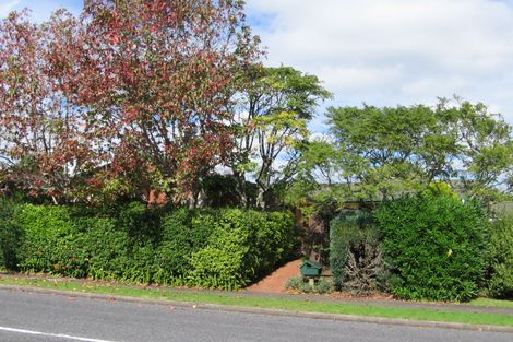 Photo of property in 4 Loloma Drive, Half Moon Bay, Auckland, 2012