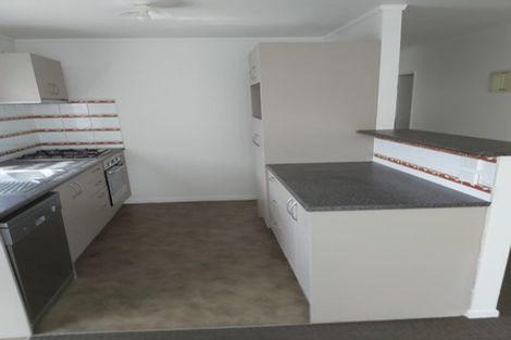 Photo of property in 6 Rickards Place, New Lynn, Auckland, 0600