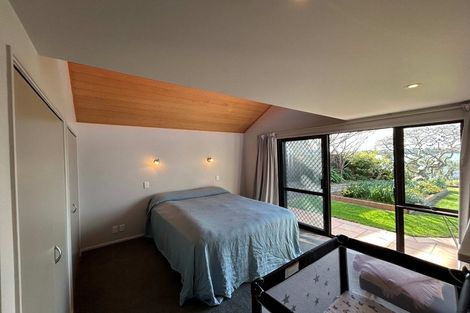 Photo of property in 240 Devonport Road, Tauranga, 3110