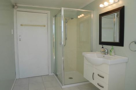 Photo of property in 25 Hemara Street, Waikanae Beach, Waikanae, 5036