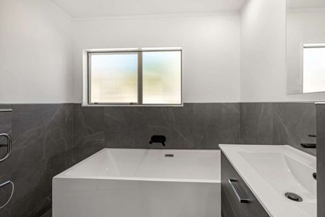 Photo of property in 354 Royal Road, Massey, Auckland, 0614