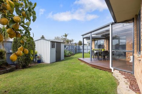 Photo of property in 7a Barberry Lane, Te Atatu Peninsula, Auckland, 0610