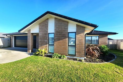 Photo of property in 15 Harding Drive, Papamoa Beach, Papamoa, 3118