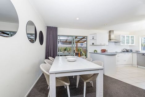 Photo of property in 2a Renata Crescent, Te Atatu Peninsula, Auckland, 0610